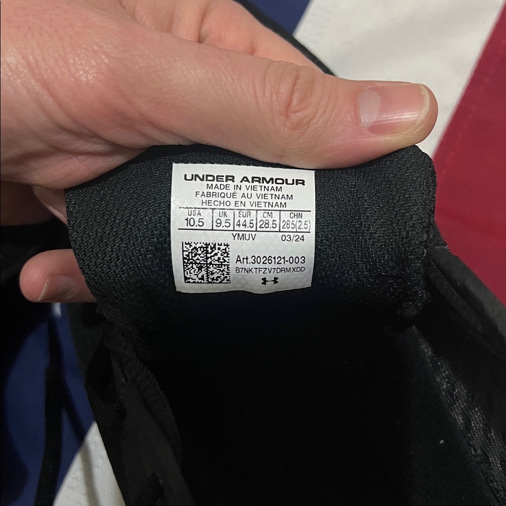 Used Under Armour gym shoes - Picture 7 of 13